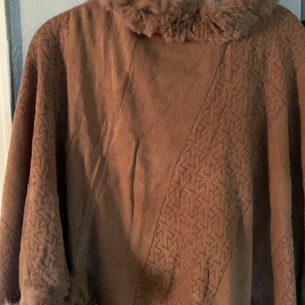 Pretty Poncho knitted cape faux fur - Picture 3 of 8